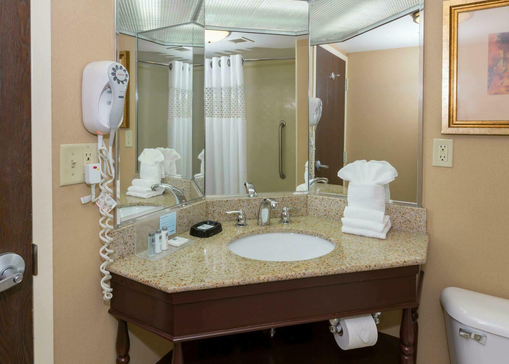 Hampton Inn Buffalo-Airport Galleria Mall Cheektowaga Buitenkant foto